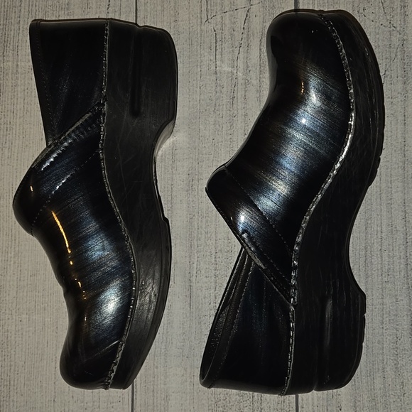 Dansko Professional Metallic Patent Leather Clogs Blue/Gray/Black Size EU 37 - Picture 2 of 9